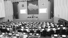 По мнению депутатов Законодательного собрания, поправки в бюджет в первую очередь способствуют выполнению социальных обязательств, а также наказов избирателей. Фото: zsnso.ru