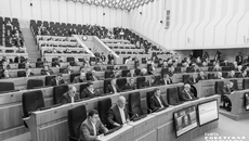 Депутаты регионального парламента единогласно проголосовали за предложенные кандидатуры на посты в областном правительстве — законодательная и исполнительная власть продолжают работать в тесной связке. Фото: Андрей Заржецкий