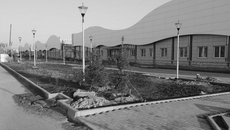Как доложил министр транспорта и дорожного хозяйства Новосибирской области Анатолий Костылевский, в настоящее время уже на 90 процентов завершено строительство новой подъездной дороги к строящейся больнице, установлены опоры освещения, в финальной стадии находится благоустройство. Завершение дорожного объекта на 100 процентов ожидается к началу ноября. Фото: nso.ru
