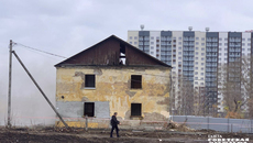 В октябре начали снос и расселение аварийных домов по КРТ. Первый из них, № 28 по ул. Игарской, начали сносить 17 октября, девять семей из этого дома уже переселены в благоустроенные квартиры. Фото: nso.ru
