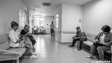 Сегодня пациенты одновременно или поочередно могут обращаться за медицинской помощью как в государственные, так и в частные организации. Фото: Андрей Заржецкий