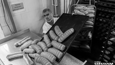 Несмотря на модернизацию, на хлебокомбинате сохраняют и старые производственные линии. Они нужны для изготовления продукции по «бабушкиным» рецептам. Фото: Андрей Заржецкий