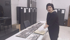 В историческом парке находится коллекция из 266 графических работ Григория Ликмана периода 1928–1934 годов, а также подлинные документы, эскизы, этюды, рабочие зарисовки и живопись. На снимке: Татьяна Казаринова за работой. Фото: Алёна Коврова