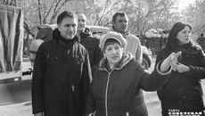 Практически в каждом дворе есть современные детские площадки, построен крытый каток-стадион, установлены турники и брусья, тренажеры, футбольные, стритбольные площадки, есть единственная в городе конструкция для занятий спортивным туризмом и, конечно, гордость жилмассива — парк «Кораблик», продолжается благоустройство набережной, в том числе на средства федерального бюджета. Фото: Андрей Заржецкий