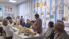 Старшее поколение искренне благодарно за внимание со стороны молодежи и готово делиться со школьниками своими знаниями, личным опытом, поддерживать ребят в их стремлении созидать, творить, заботиться о ближнем, развивать в себе лучшие человеческие качества. Фото: Людмила Чадова