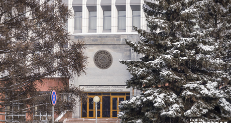 Для региона главная задача в бюджетном планировании — грамотно расставить приоритеты и выдержать баланс. Грядущая — уже завтра — сессия рассмотрит проект бюджета-2026. Фото: архив ИД «Советская Сибирь»