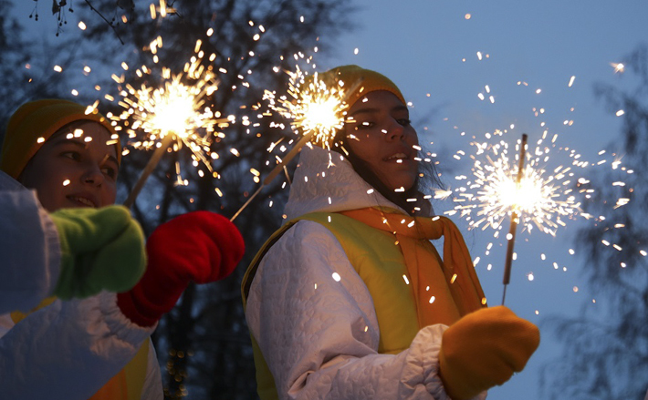 Зажги своим голосом «корону» культурной столицы России — 2027, пусть ее будет удостоен родной Новосибирск. Фото: Андрей Заржецкий
