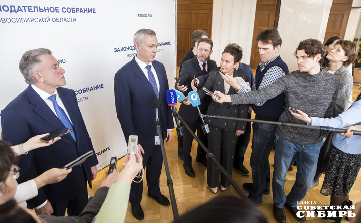 Губернатор Андрей Травников: на территории области выполняются строгие, но абсолютно необходимые ветеринарные меры для предотвращения распространения заболевания и нанесения большого ущерба для сферы животноводства нашего региона. Все мероприятия реализуются в соответствии с ветеринарными правилами и нормативными актами РФ, а также в соответствии с принятыми дополнительными мерами социальной поддержки. Фото: Андрей Заржецкий