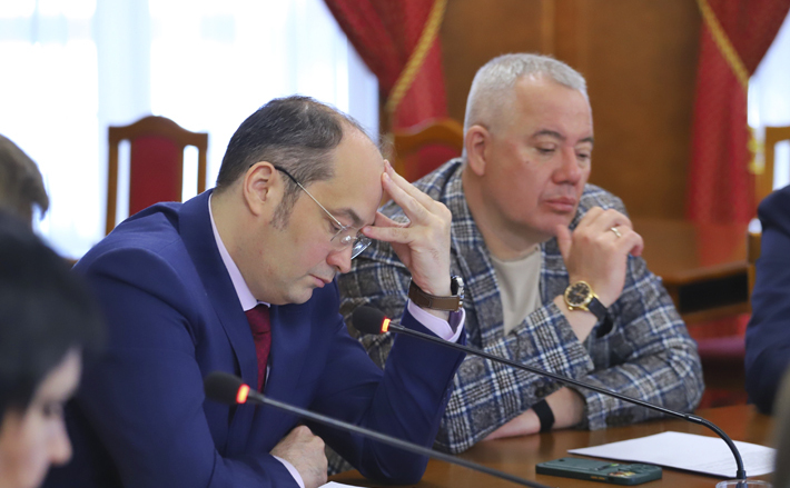 Завод или полигон — вот в чем вопрос. А в идеале бы и то, и другое. Фото: Андрей Заржецкий