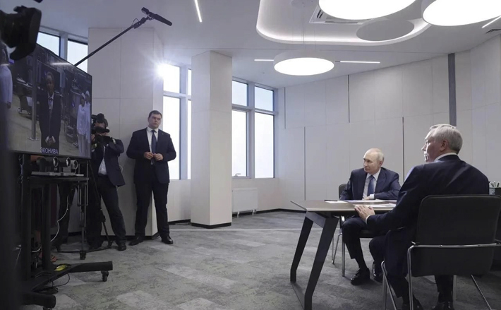 Сеанс прямой связи с Масляниским районом.  Фото из канала в макс «Новосибирь»