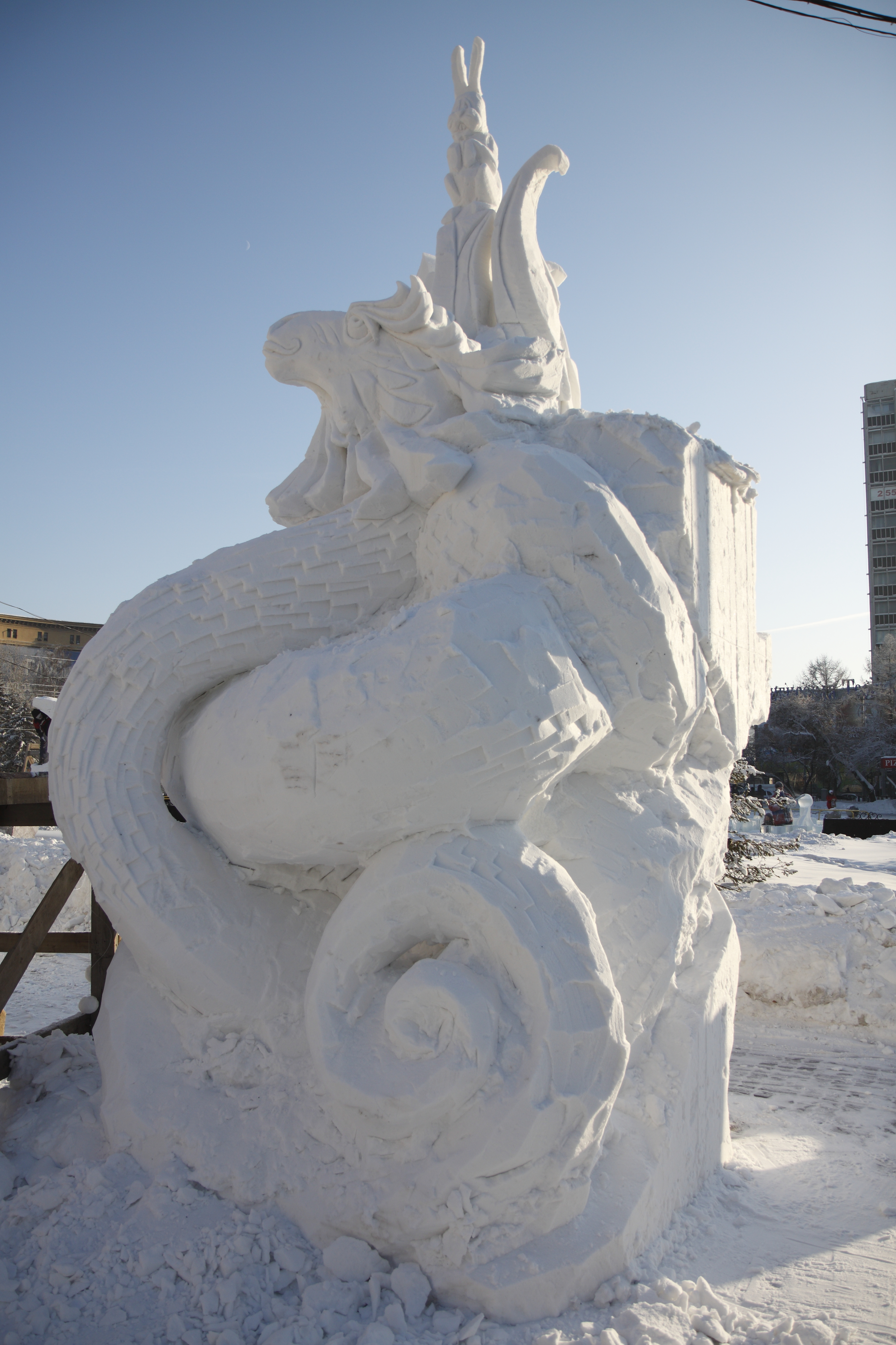 зайка_и_дракоза_в_полуготовности_2011_уваров.JPG