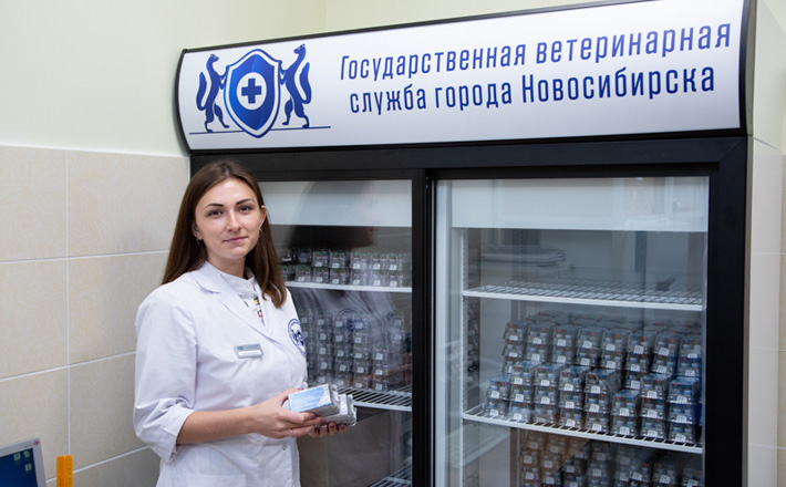 7. Ветеринарный фельдшер Алена  Заеленчиц  все знает  о вакцинации животных . Фото Виктора БОРОВСКИХ