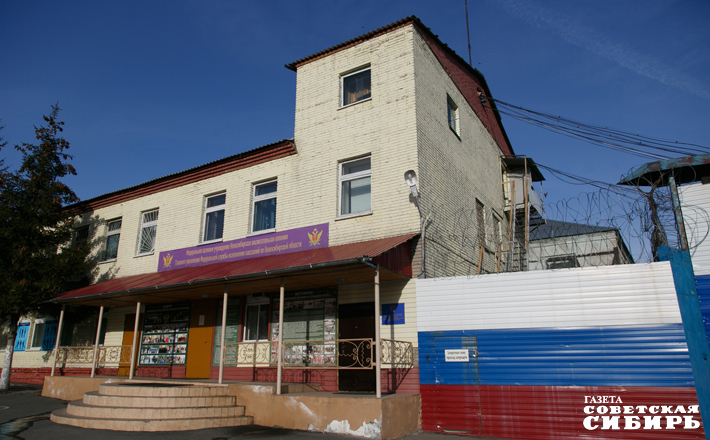 006-25-03_M.jpg