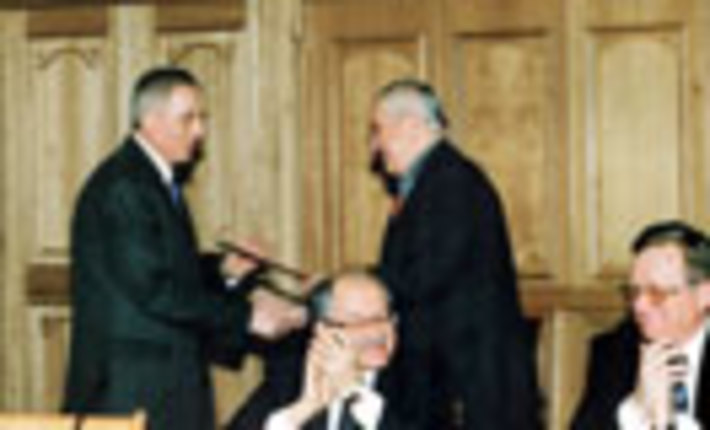 025-04.jpg