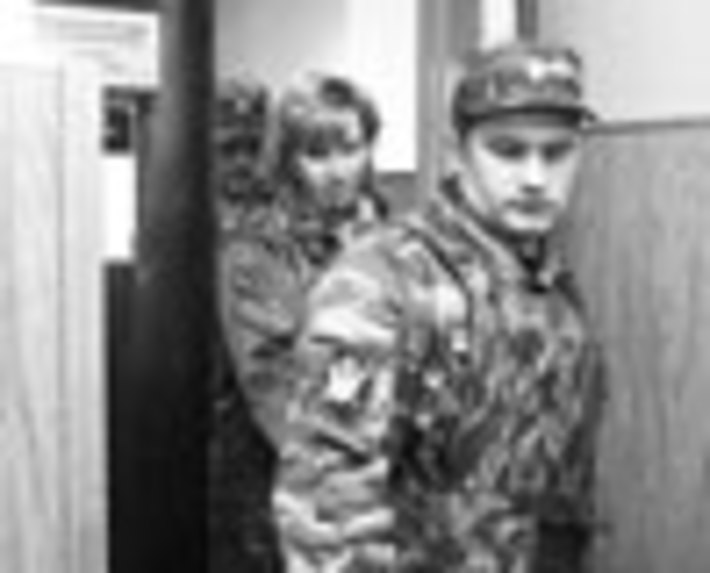 040-17.jpg