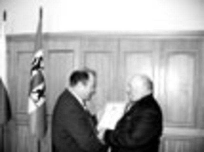 057-01.jpg