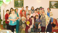 Веселиться мы умеем.  Клуб общения в отделении дневного пребывания.