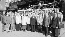 Ветераны Западно-Сибирской железной дороги у знаменитого лунинского трехтысячника.