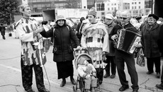 И продуктов прикупили, и людей повеселили.