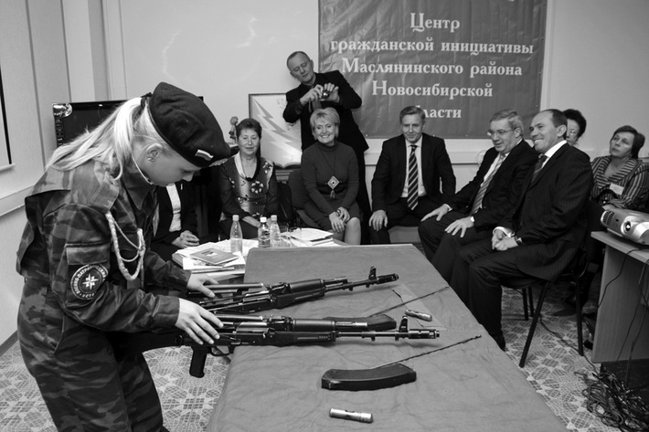 А ну-ка, девушки!