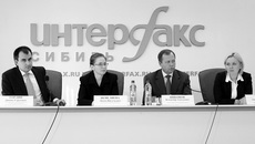 Во время пресс-конференции.