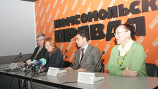 Во время встречи.