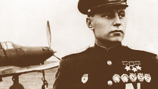 Первый в стране трижды Герой Советского Союза – новосибирец Александр Покрышкин.