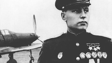 Первый в стране трижды Герой Советского Союза – новосибирец Александр Покрышкин.