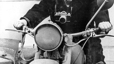 Борис Шумаков, фотокорреспондент: в командировку на лихом коне. Фото из архива редакции.