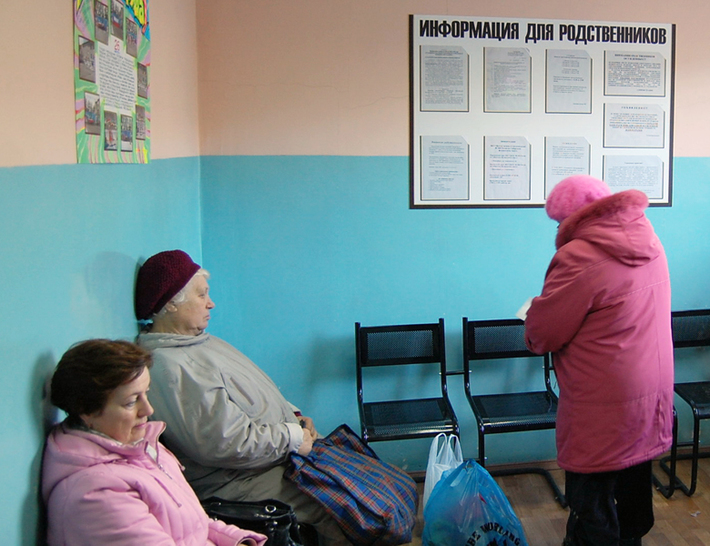 Ожидание свидания (на снимке комната ожидания для родственников ИК-9).