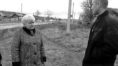 Директор ГУ ЦЗН Болотнинского района Тамара Зверева и начинающий предприниматель Владимир Елисеев.