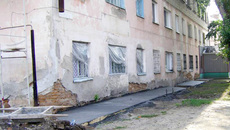 Один из домов в Бердске — «до» и «после» капремонта.