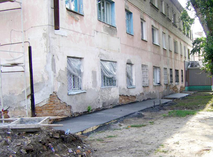 Один из домов в Бердске — «до» и «после» капремонта.