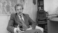 Николай Красников в своем кабинете.