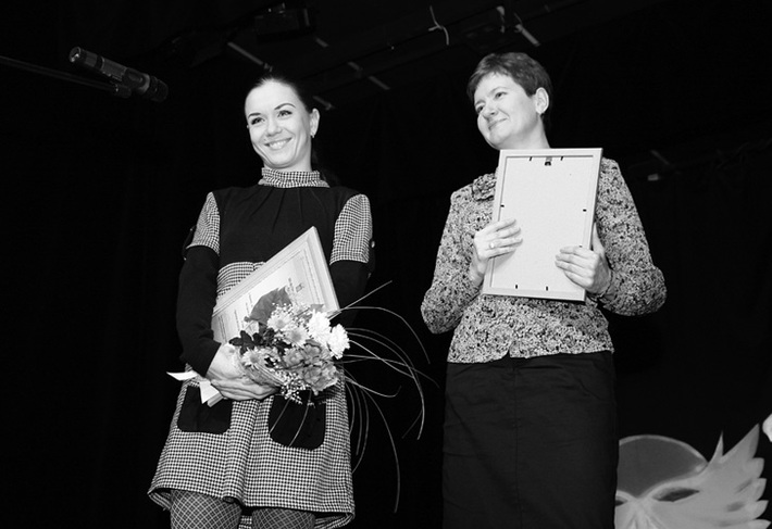 И победительница конкурса «Парадиз-2009» — балерина Елена Лыткина (слева), и вручавшая ей диплом лауреата кандидат искусствоведения Ирина Яськевич были счастливы, похоже, одинаково.