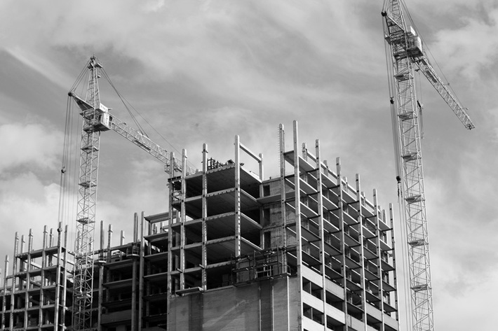 В строительстве главное — безопасность. Фото Андрея БАУЛИНА.