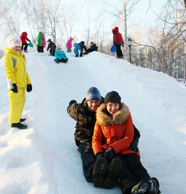 Зимние забавы. Фото Сергея ДЯТЛОВА.