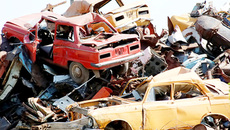 Программа утилизации старых автомобилей будет запущена в России с 8 марта.