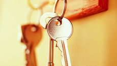 Для некоторых граждан бремя собственности — оплата расходов и налогов — стало неподъемным.