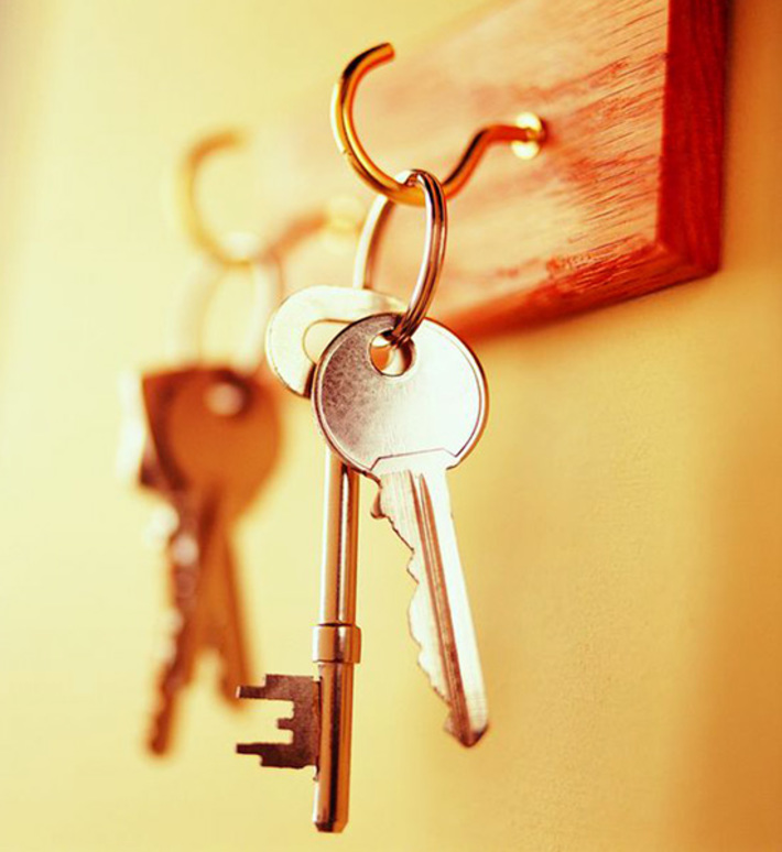 Для некоторых граждан бремя собственности — оплата расходов и налогов — стало неподъемным.