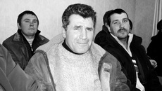 Иван Шталинский (в центре) вошел в историю Краснозерского района, став первым фермером.
