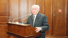 Выступает Александр Павлович Филатов.