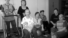 Пожилые посетители комплексного центра социального обслуживания населения Кочковского района могут поддерживать свое здоровье с помощью специальных тренажеров, полученных благодаря областной целевой программе.