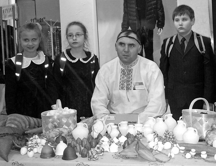 Свои керамические творения Андрей Метельский подарил Новосибирску.