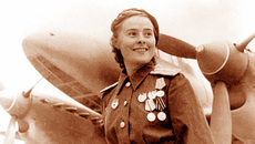 Мария Ивановна Долина — заместитель командирa эскадрильи 125-го гвардейского бомбардировочного авиационного полка 4-й гвардейской бомбардировочной авиационной дивизии 1-го гвардейского бомбардировочного авиационного корпуса 3-й воздушной армии 1-го Прибалтийского фронта, гвардии капитан.