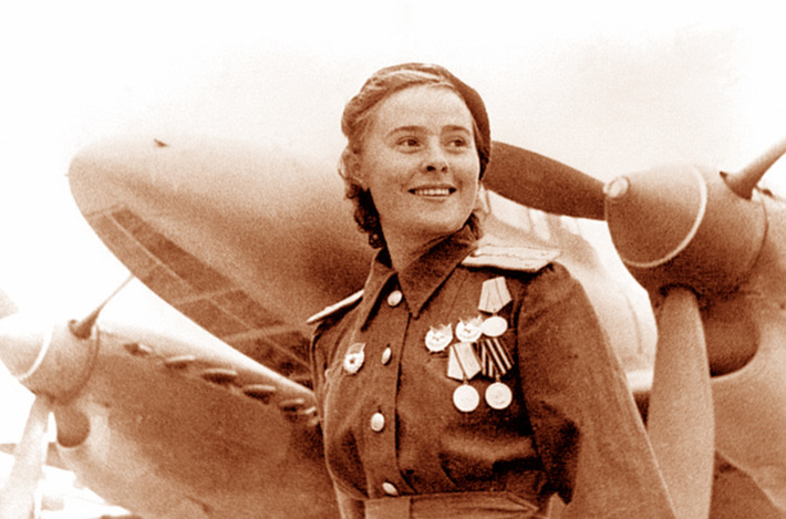 Мария Ивановна Долина — заместитель командирa эскадрильи 125-го гвардейского бомбардировочного авиационного полка 4-й гвардейской бомбардировочной авиационной дивизии 1-го гвардейского бомбардировочного авиационного корпуса 3-й воздушной армии 1-го Прибалтийского фронта, гвардии капитан.