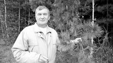Сергей Михайлович Швец в родных дубровинских лесах.