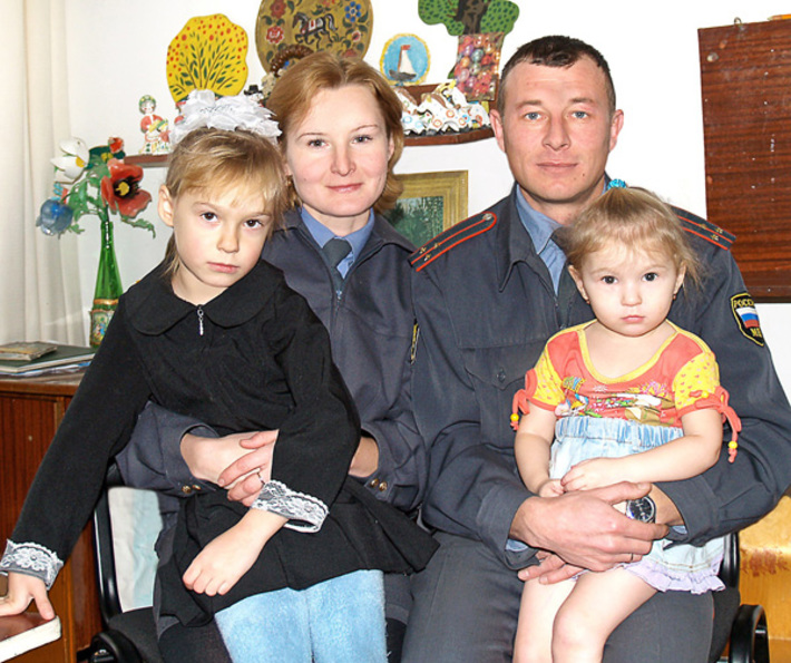 Редкие минуты: все Роговы вместе. Фото Сергея СИДОРЕНКО.