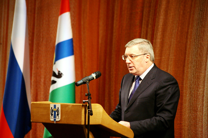 Зал с большим вниманием выслушал выступление губернатора Виктора Толоконского.