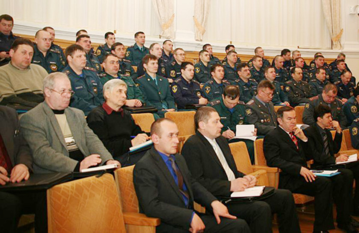 Во время совещания.